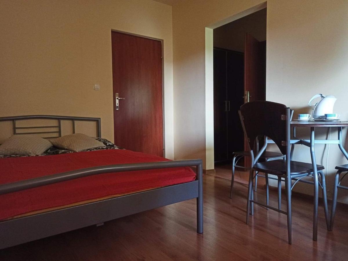 Appartamento Przylesie Uniejow Esterno foto