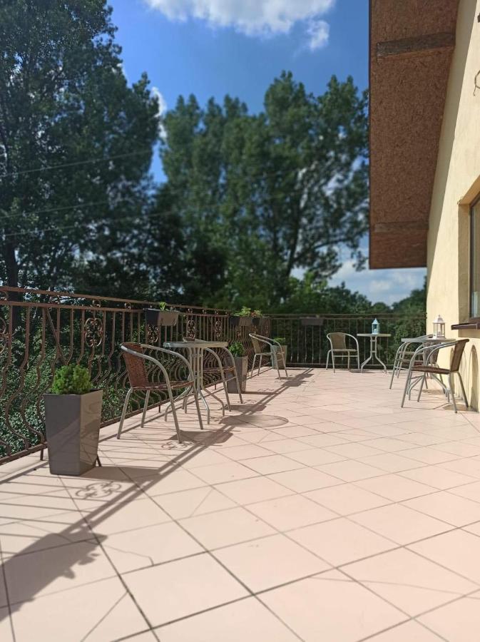 Appartamento Przylesie Uniejow Esterno foto