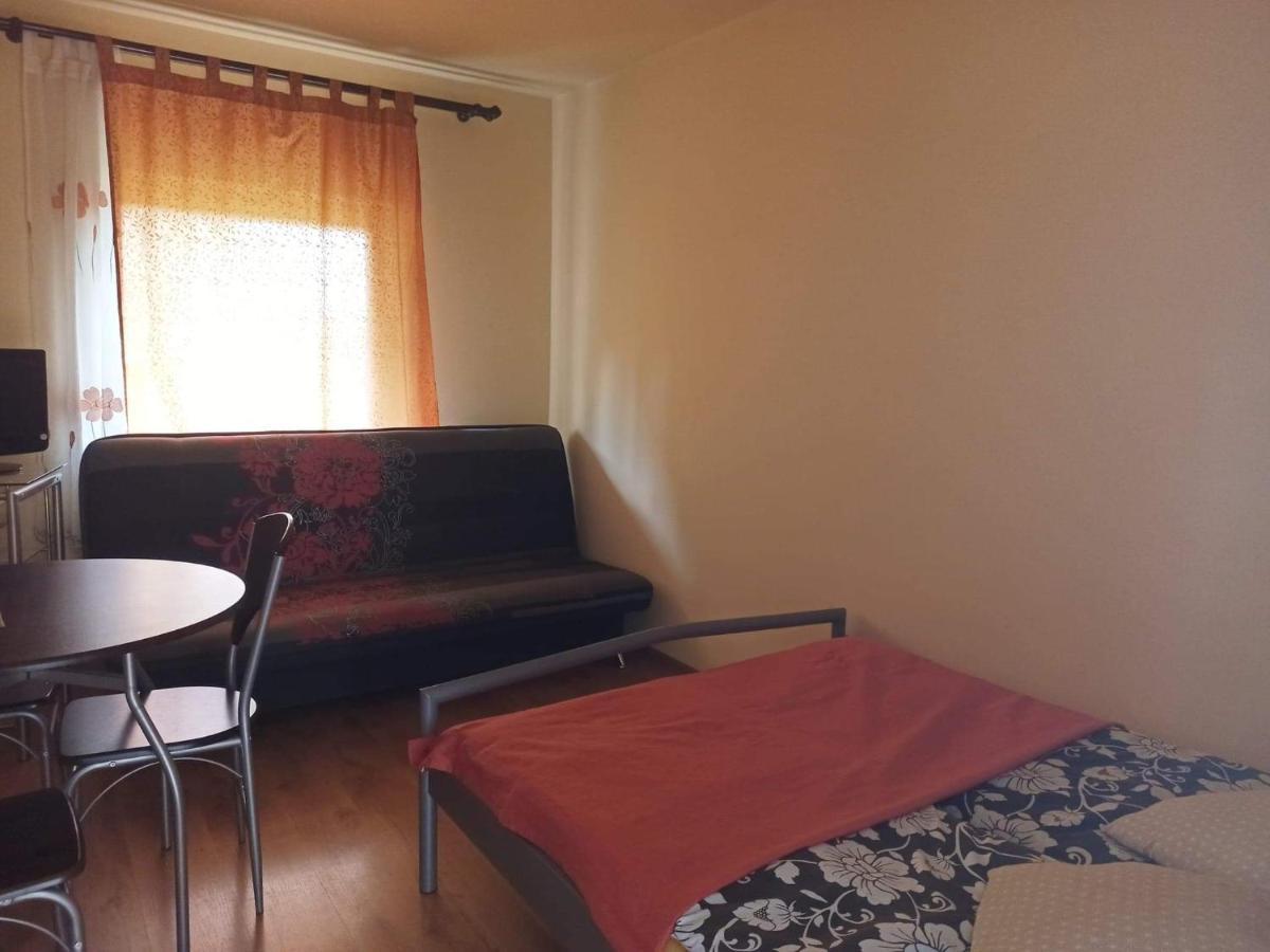 Appartamento Przylesie Uniejow Esterno foto